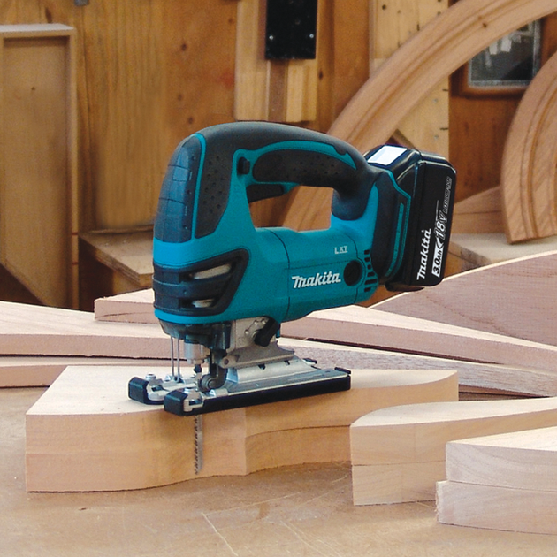Best Jigsaws for Detailed Woodworking and Curves Makita 18V LXT (XVJ03Z)