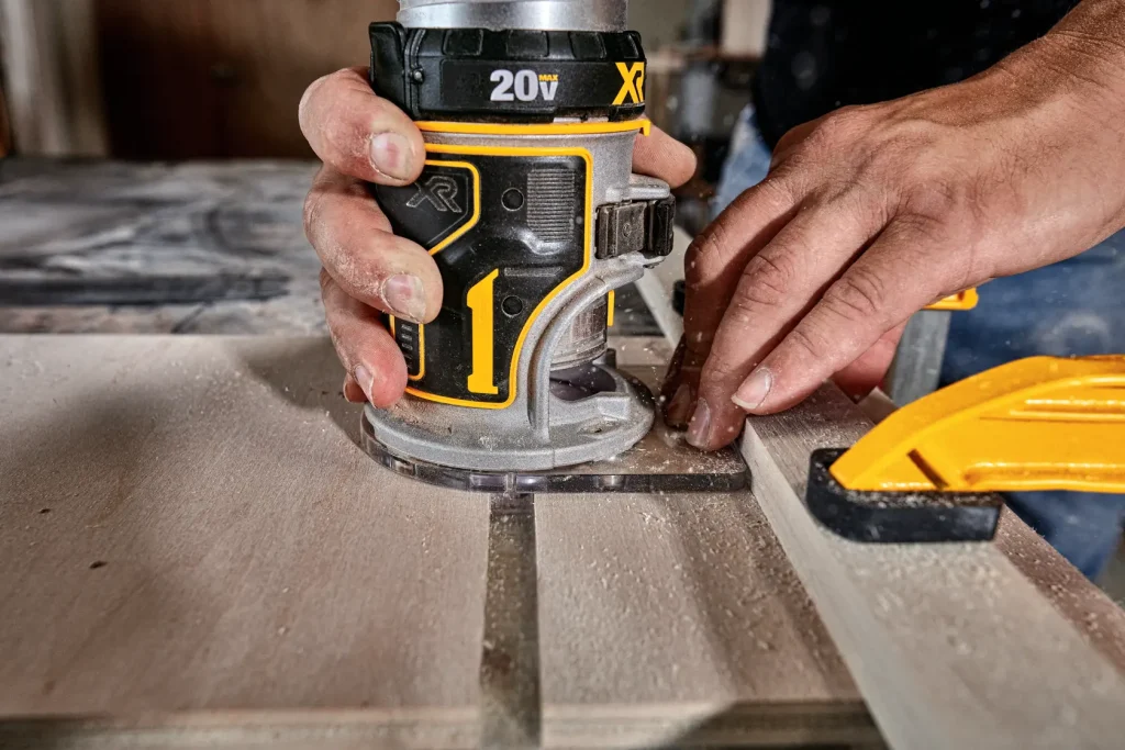 DEWALT 20V MAX XR (DCW600B)