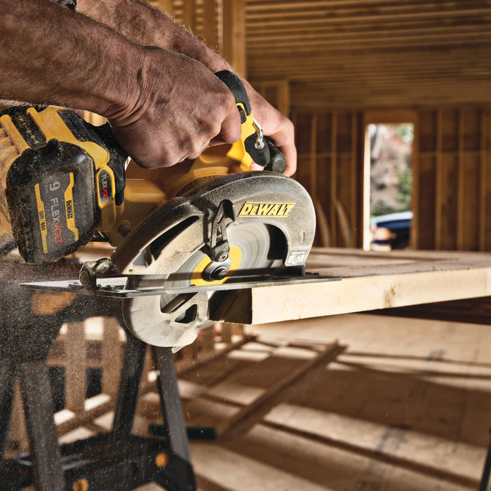 Top 5 Cordless Circular Saws for Mobility in the Shop DEWALT 60V MAX FlexVolt (DCS578B)