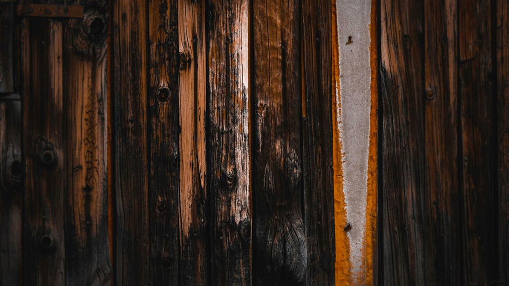 How to Safely Dispose of Old Wood Stains and Paints