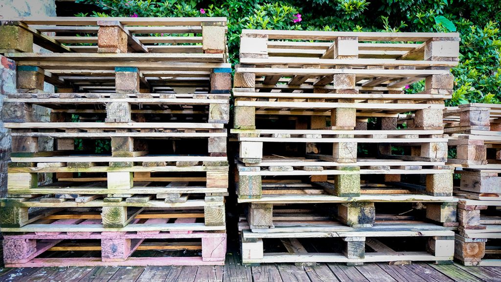 Upcycling Pallets: 5 Best Tools for Fast Disassembling