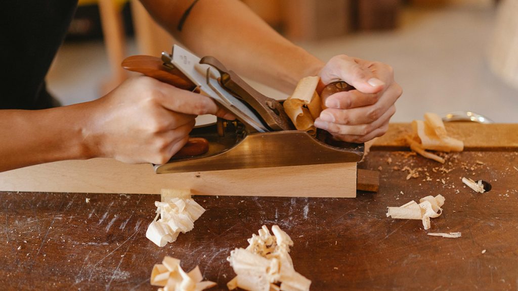 Best Hand Planes for Smoothing and Flattening