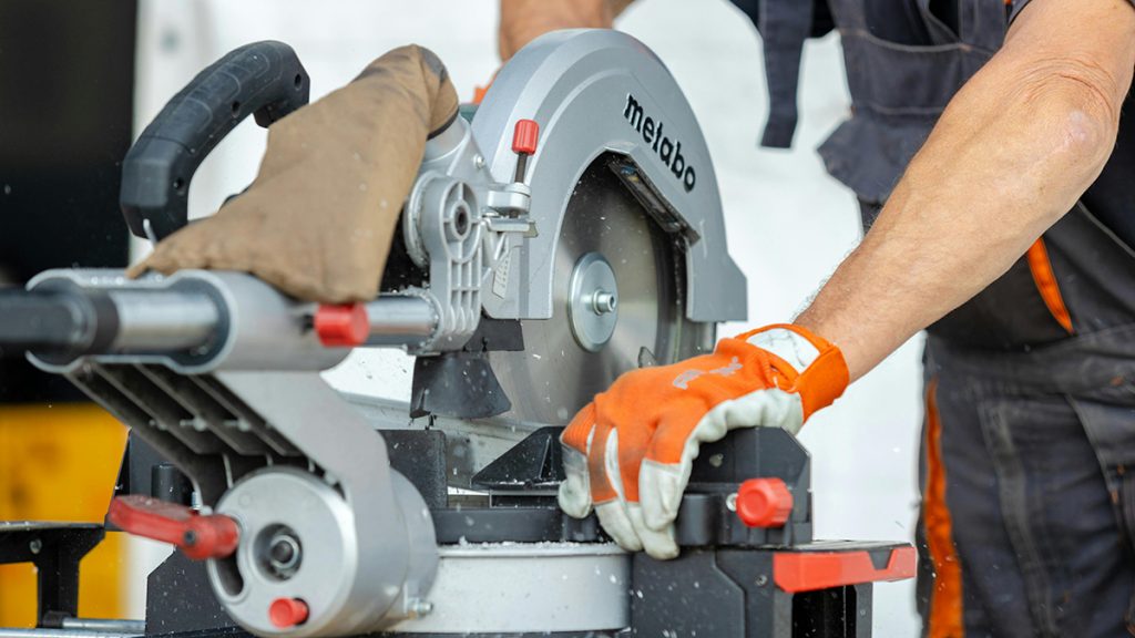 How to Clean Saw Blades: Best Cleaners to Remove Pitch