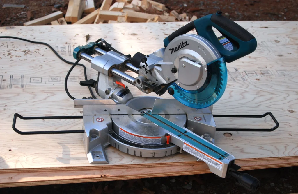 Makita LS0815F (8.5-Inch)