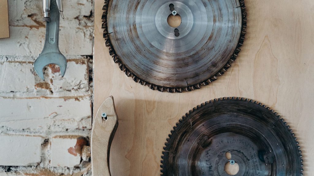 Best Circular Saw Blades for Plywood and Fine Finish pexels cottonbro 7479033