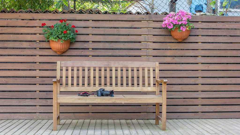 DIY Garden Bench: Best Plans and Necessary Tools. pexels zafer erdogan 49915050 8411959