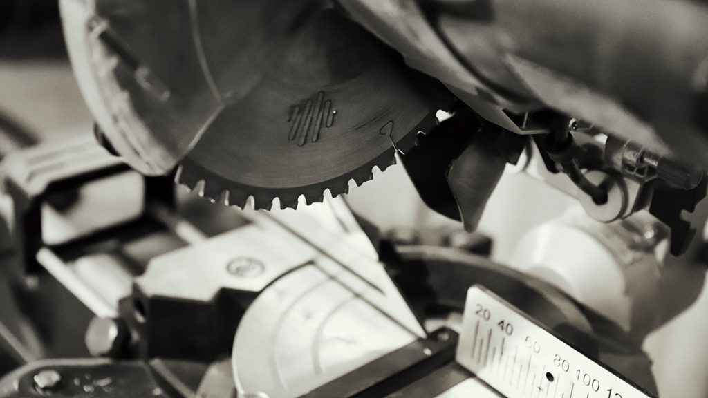 Top 5 Lasers & Lights for Miter Saws to Improve Accuracy. pexels christina99999 30237884