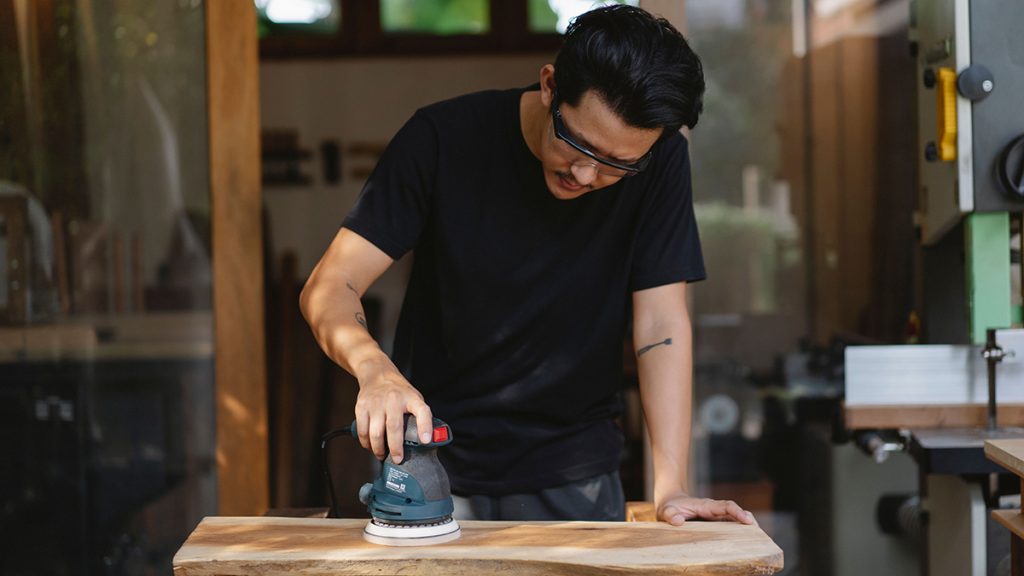 Dust Collection for Sanders: Best Vacuum Attachments. pexels ono kosuki 5974339